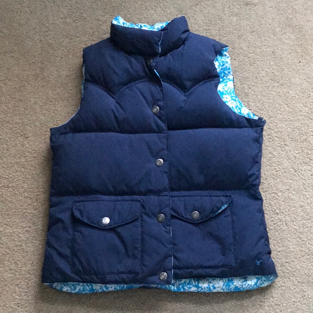 American Eagle navy reversible down vest